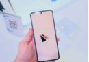 Nubia 将推出丁香紫和夜黑两种颜色的 Flip 2